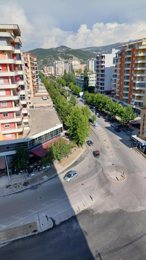 Sweetview 2-Bedroom Apartment With 3 Balcony Seaview Vlorë Esterno foto