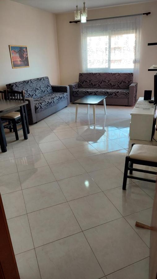Sweetview 2-Bedroom Apartment With 3 Balcony Seaview Vlorë Esterno foto