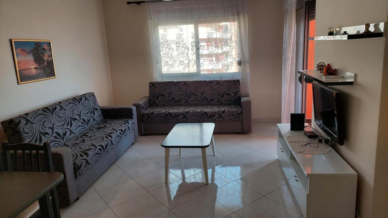 Sweetview 2-Bedroom Apartment With 3 Balcony Seaview Vlorë Esterno foto