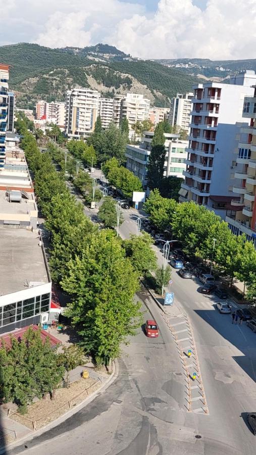 Sweetview 2-Bedroom Apartment With 3 Balcony Seaview Vlorë Esterno foto