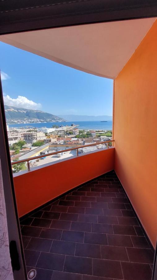 Sweetview 2-Bedroom Apartment With 3 Balcony Seaview Vlorë Esterno foto