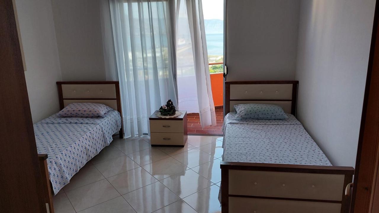Sweetview 2-Bedroom Apartment With 3 Balcony Seaview Vlorë Esterno foto
