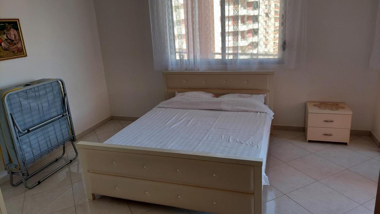 Sweetview 2-Bedroom Apartment With 3 Balcony Seaview Vlorë Esterno foto